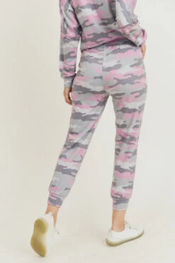 Relaxed Camo Print Joggers -Selected Women's Clothing Store 827JG004 PNK 3 l 1