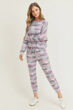 Relaxed Camo Print Joggers -Selected Women's Clothing Store 827JG004 PNK 6 l