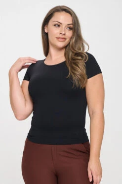 Plus Size Seamless Crew Neck Short Sleeve