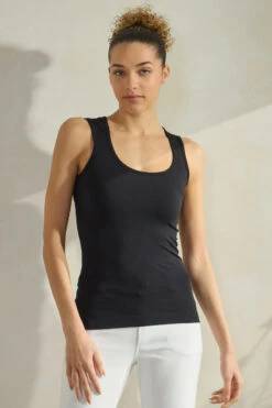 Women’s Essential Seamless Tank Top