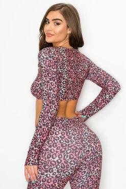 Wild Leopard Print Crop Top With Thumb Loops -Selected Women's Clothing Store TPPT383 PNK4 6b26966e dd18 43fa a8a6 7ea628a91da1